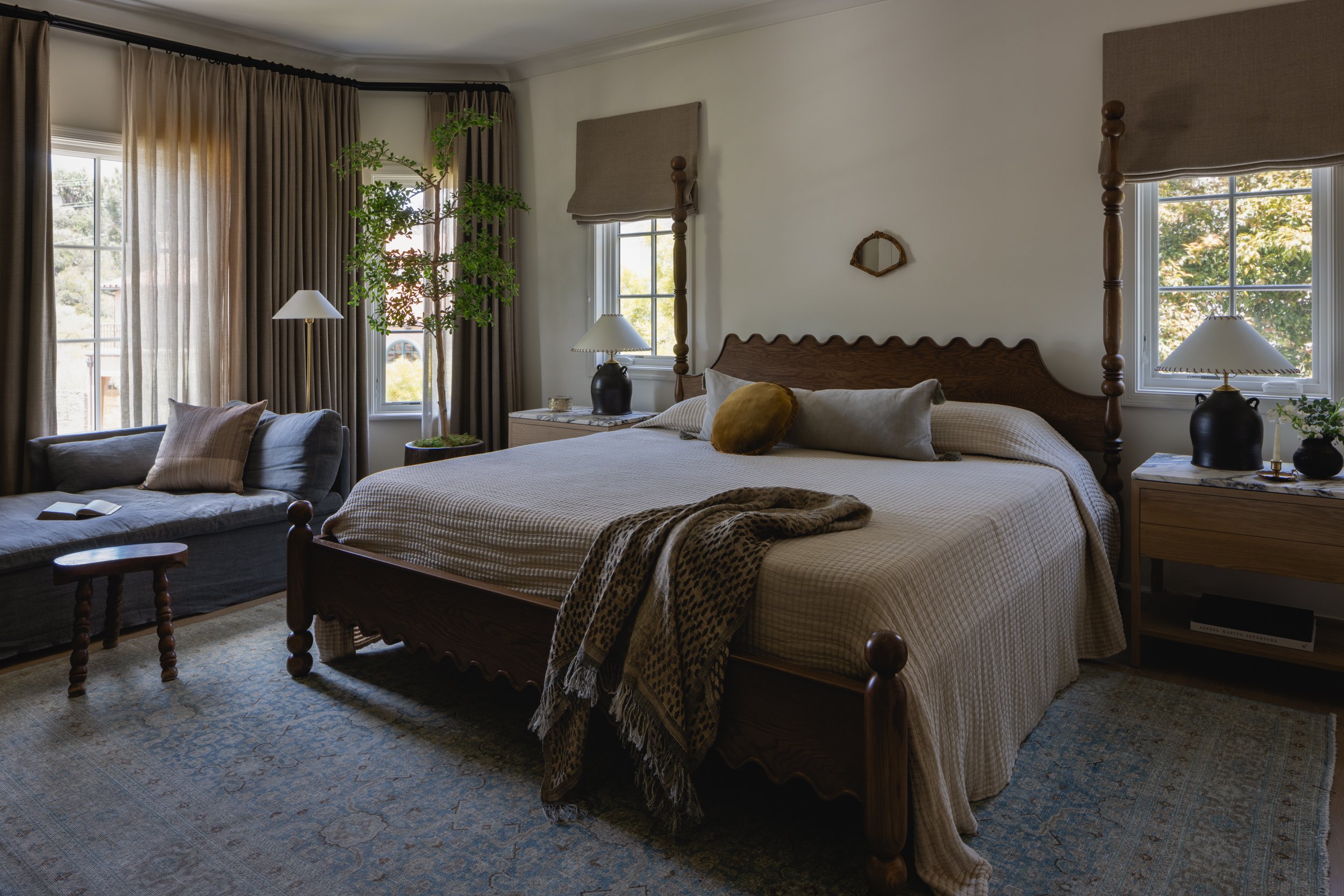 Beautiful bedroom interior featuring vintage furniture and cozy ambiance.